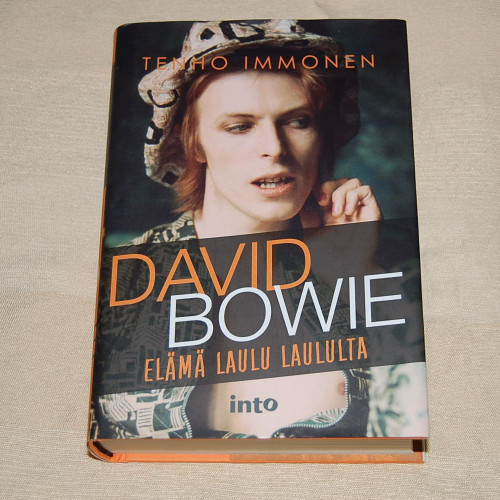 Tenho Immonen David Bowie - Elämä laulu laululta